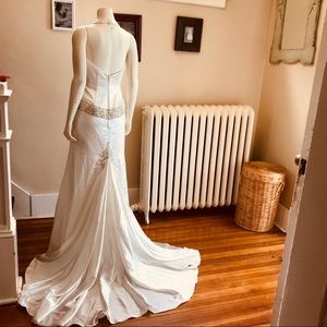 Galina signature full wedding dress with train. 4
